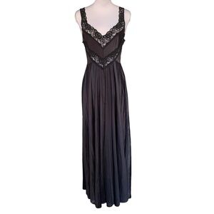 Vintage Black Sleeveless Lace Maxi Dress